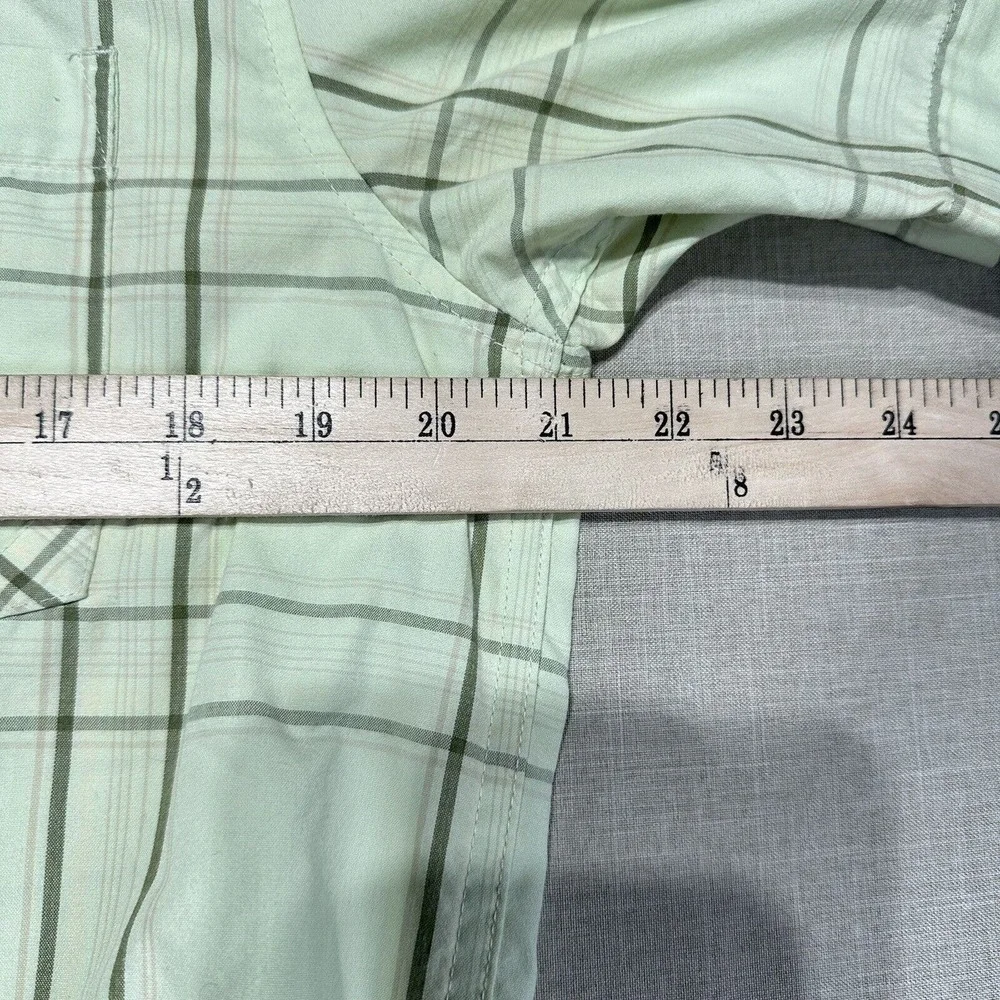 Quiksilver Men’s Shirt Small Button Up Green Short Sleeve Plaid Party - Picture 8 of 13